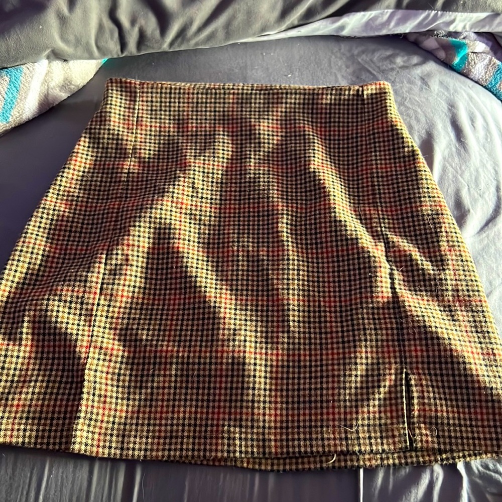 super cute skirt that doesn’t fit ! love for someone to enjoy it since i can’t!